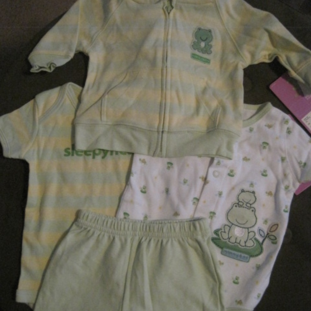 Carter's 4 piece Frog Sleeper Set